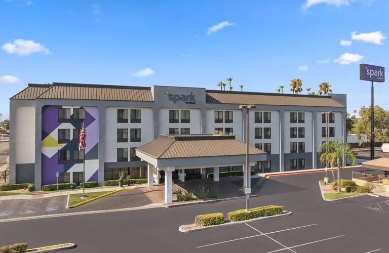Spark By Hilton Hotel Front
