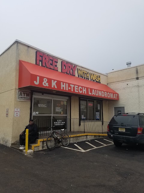 Laundromat Storefront With Free Dry Offer