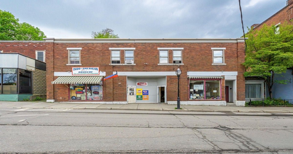 Supermarket Storefront